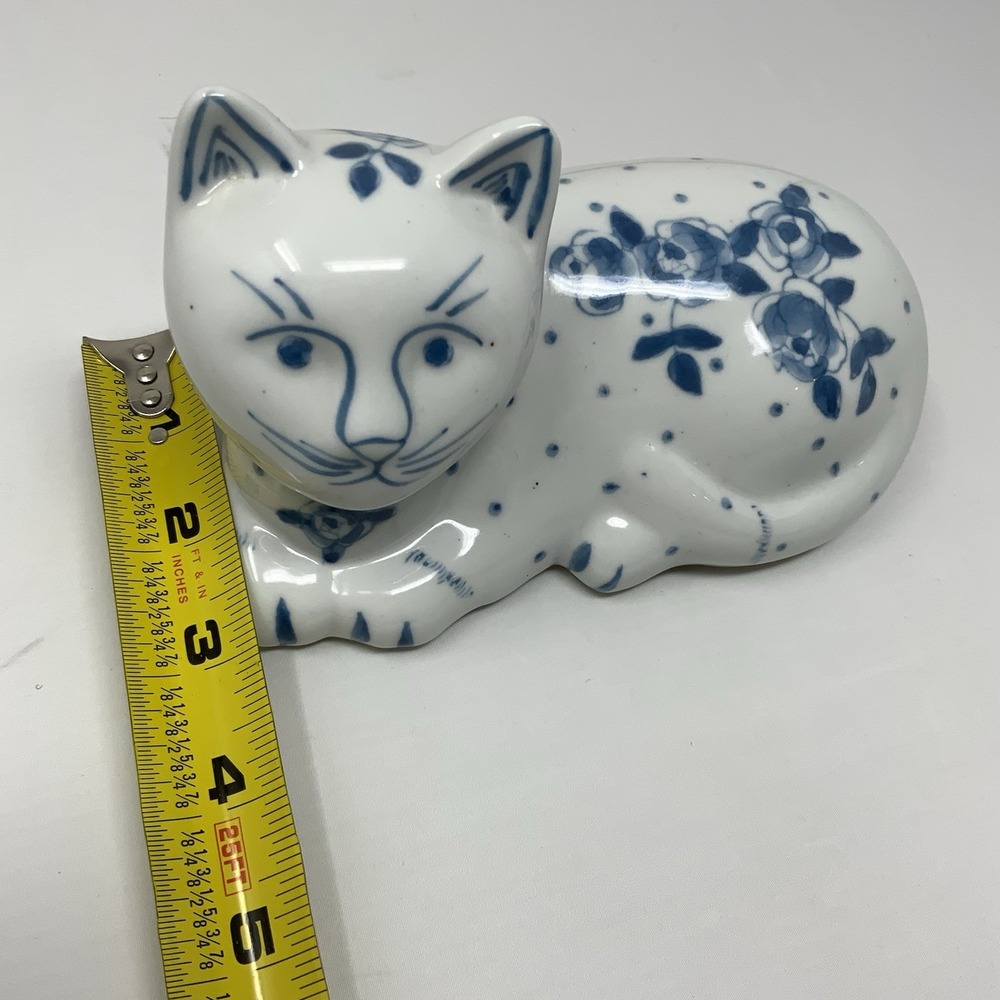 Vintage Porcelain Cat Figurine White & Blue Rose Floral Polka Dots Design MCM - Picture 10 of 11